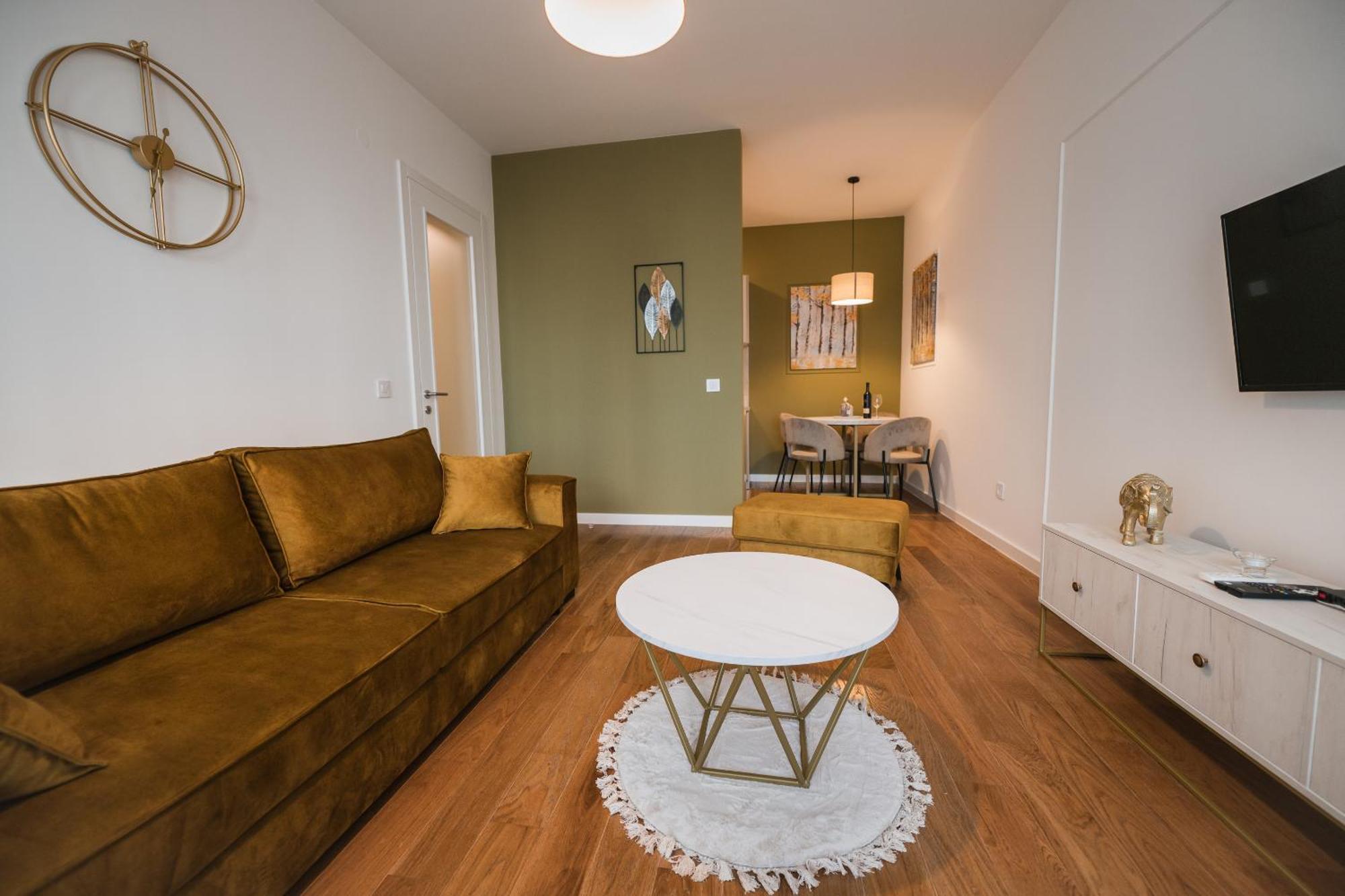 Apartman City Charm Баня Лука Екстериор снимка